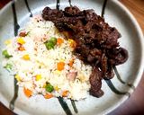 超かんたん!牛こま肉乗せ炊き込みピラフ作り方3写真