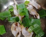 【ぱぱっと副菜】豚バラ肉のパリパリ〜作り方2写真