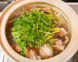 鶏肉とごぼうと芹と舞茸の鍋作り方5写真