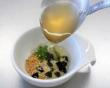 汁を注いですぐできる!簡単 わかめスープ作り方2写真