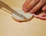 かまぼこ干支飾り切り『子（ねずみ）年』作り方4写真