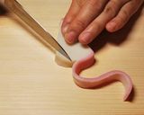 かまぼこ干支飾り切り『子（ねずみ）年』作り方5写真