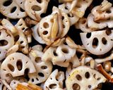 もっちり蓮根とシメジの甘味噌炒め作り方4写真