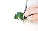 【離乳食後期】ひき肉と青菜の混ぜごはん作り方1写真
