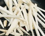 甘辛きのこ炒めソースのスプラウトサラダ作り方2写真