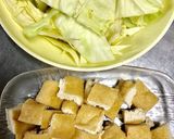 胡麻油風味*キャベツと油揚げの味噌汁作り方1写真