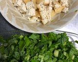 セロリの葉と油揚げの炒め物で一品♪節約作り方1写真