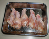 梅酒の利用法　鶏手羽元の梅酒煮作り方1写真