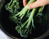 仕上げに○○！ブロッコリーのベーコン炒め作り方1写真