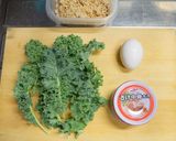 鮭の中骨缶とケールの玄米チャーハン作り方1写真