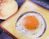 トーストの中に目玉焼き★作り方2写真
