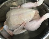 パンを詰める★絶品ローストチキン丸鶏♪作り方1写真