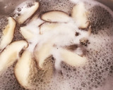 簡単！椎茸とシーフード香るお味噌汁作り方5写真