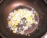 やきとり缶で簡単ネギたっぷりチャーハン！作り方3写真