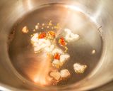 カニ風味満点・渡り蟹のトマトソースパスタ作り方3写真