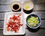 豚肉とネギの醤油炒め作り方1写真