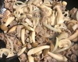 蓮根とキノコのバター醤油牛丼作り方5写真
