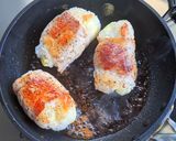 チーズ入り肉巻き俵型おにぎり作り方11写真