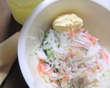 本物のカニで、大根と胡瓜の新鮮サラダを作り方3写真