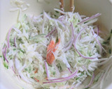 本物のカニで、大根と胡瓜の新鮮サラダを作り方4写真