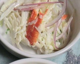 本物のカニで、大根と胡瓜の新鮮サラダを作り方5写真
