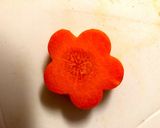 おせちなどに　人参　飾り切り　花切り作り方1写真