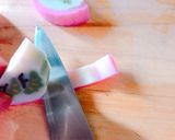 おせち 蒲鉾の飾り切り　ウサギ作り方2写真