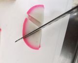 かまぼこの飾り切り　ねずみ作り方2写真
