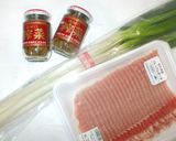 肉巻き♪簡単桃屋搾菜と豚肉でおつまみ　作り方1写真