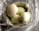 鬼すだれ又はお箸で塩麹味のお花のゆで卵作り方1写真