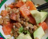混ぜて美味しい♪サーモン アボカド 納豆作り方3写真