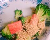 お弁当♪ブロッコリーとカニカマのごま和え作り方3写真