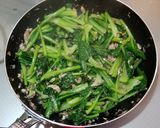 サッと1品！小松菜と鯖缶の炒め物作り方5写真