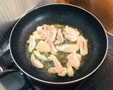鶏肉と長ねぎのしょうゆバタースパゲティ作り方3写真
