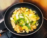 鶏肉と長ねぎのしょうゆバタースパゲティ作り方4写真