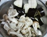 炭焼き鶏肉と野菜の炒め物作り方1写真