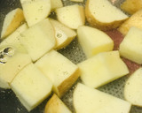 豚肉と煮込みポテトの甘辛スキヤキ風炒め作り方1写真