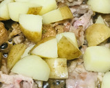豚肉と煮込みポテトの甘辛スキヤキ風炒め作り方2写真