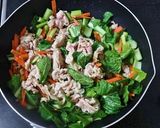簡単！豚肉と小松菜のしょうが焼き風炒め作り方3写真