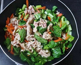 簡単！豚肉と小松菜のしょうが焼き風炒め作り方3写真