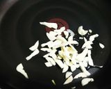 ちぢみほうれん草と豚こまニンニク炒め♪作り方2写真