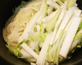 白菜と玉ねぎの生姜たっぷりスープ作り方2写真