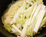 白菜と玉ねぎの生姜たっぷりスープ作り方2写真