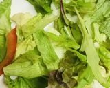 鶏もも肉とプチトマトのレモン炒め作り方1写真