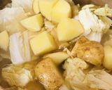 お餅をのせて●豆腐と白菜の力うどんなべ作り方2写真