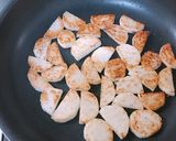 ご飯進む！鶏肉と長芋と舞茸のガリバタ醤油作り方2写真