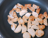 ご飯進む！鶏肉と長芋と舞茸のガリバタ醤油作り方2写真