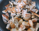 ご飯進む！鶏肉と長芋と舞茸のガリバタ醤油作り方4写真