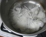 圧力鍋で☆即2品☆蒸し鶏と野菜スープ作り方1写真