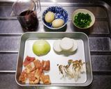 鳥もも肉と玉ねぎ大根煮込み(卵添え)作り方1写真